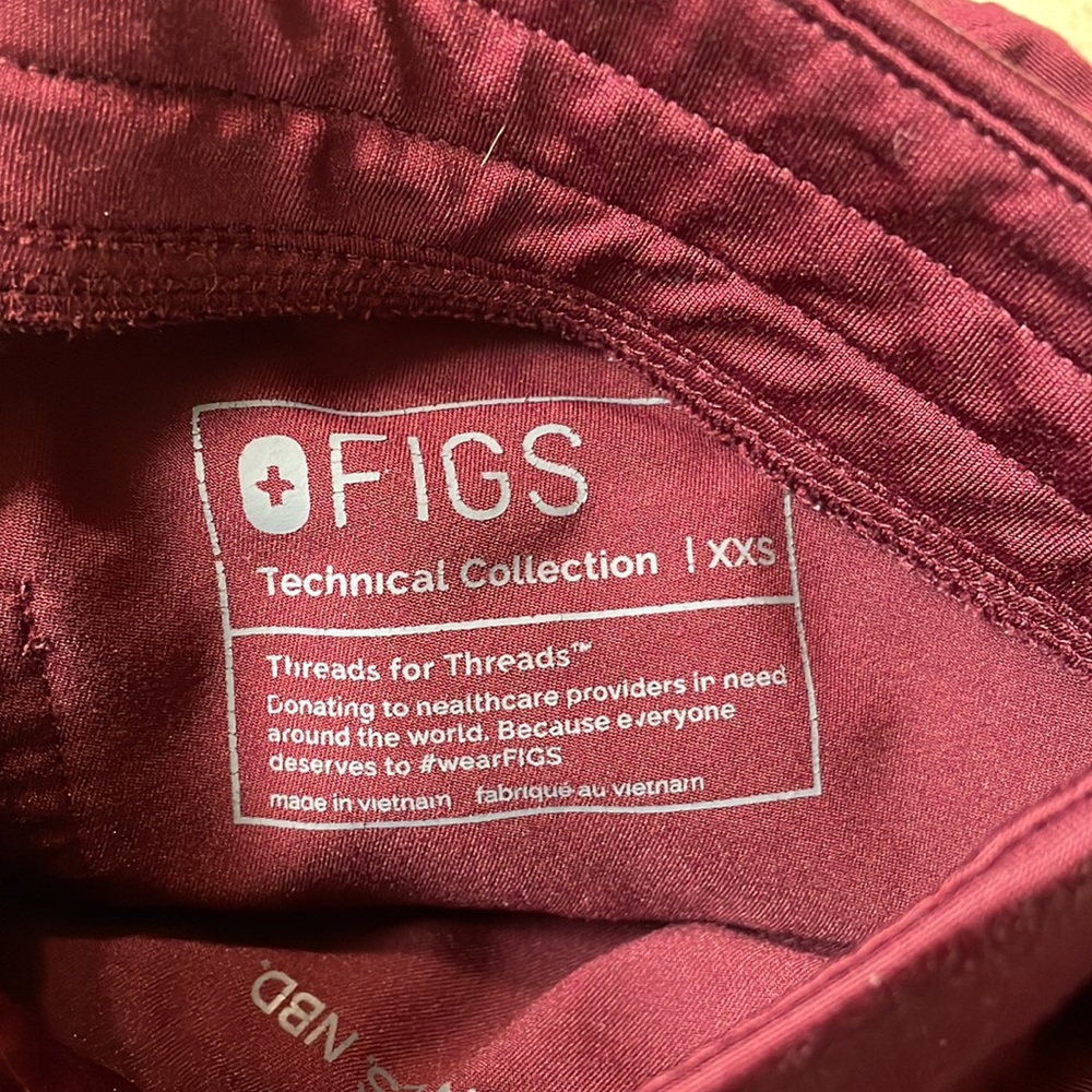Figs Zamora Jogger Scrub Bottom Burgundy - Picture 2 of 3